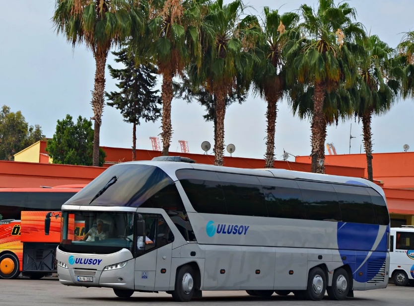 Автобус Neoplan Starliner